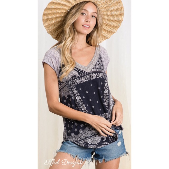 ❤️LAST 1! V Neck Paisley Cap Sleeve Raw Edge Top! - Picture 5 of 10